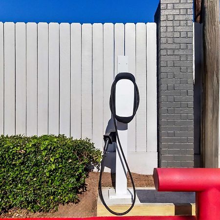 Americas Best Value Inn Houston Heights At I-45 Exterior photo
